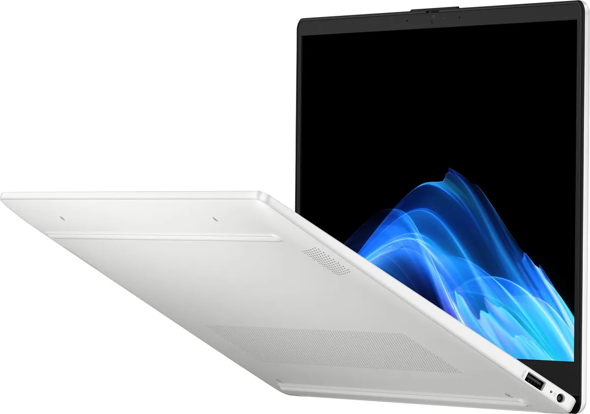 Ноутбук HP 15-fd0162ua (C79MMEA) Silver - зображення 1