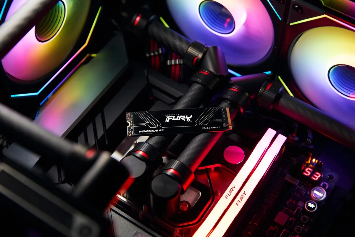 Накопичувач SSD 8TB Kingston Fury Renegade G5 M.2 2280 PCIe Gen5.0 x4 NVMe 3D NAND TLC (SFYR2D/8T1) - мініатюра 4