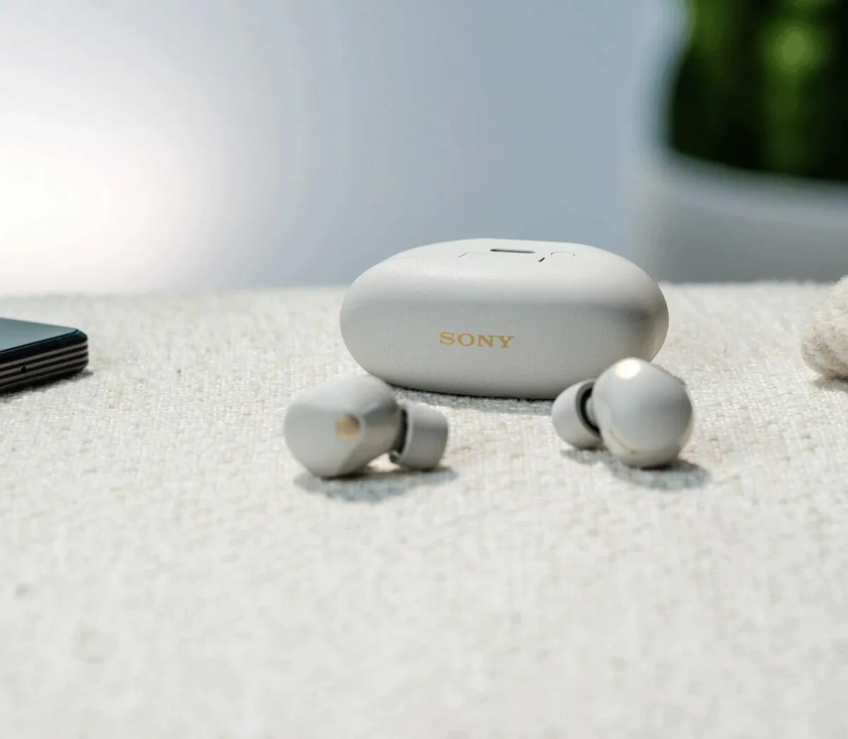 Bluetooth-гарнітура Sony WF-1000XM5 Platinum Silver (WF1000XM5S.CE7) - мініатюра 8