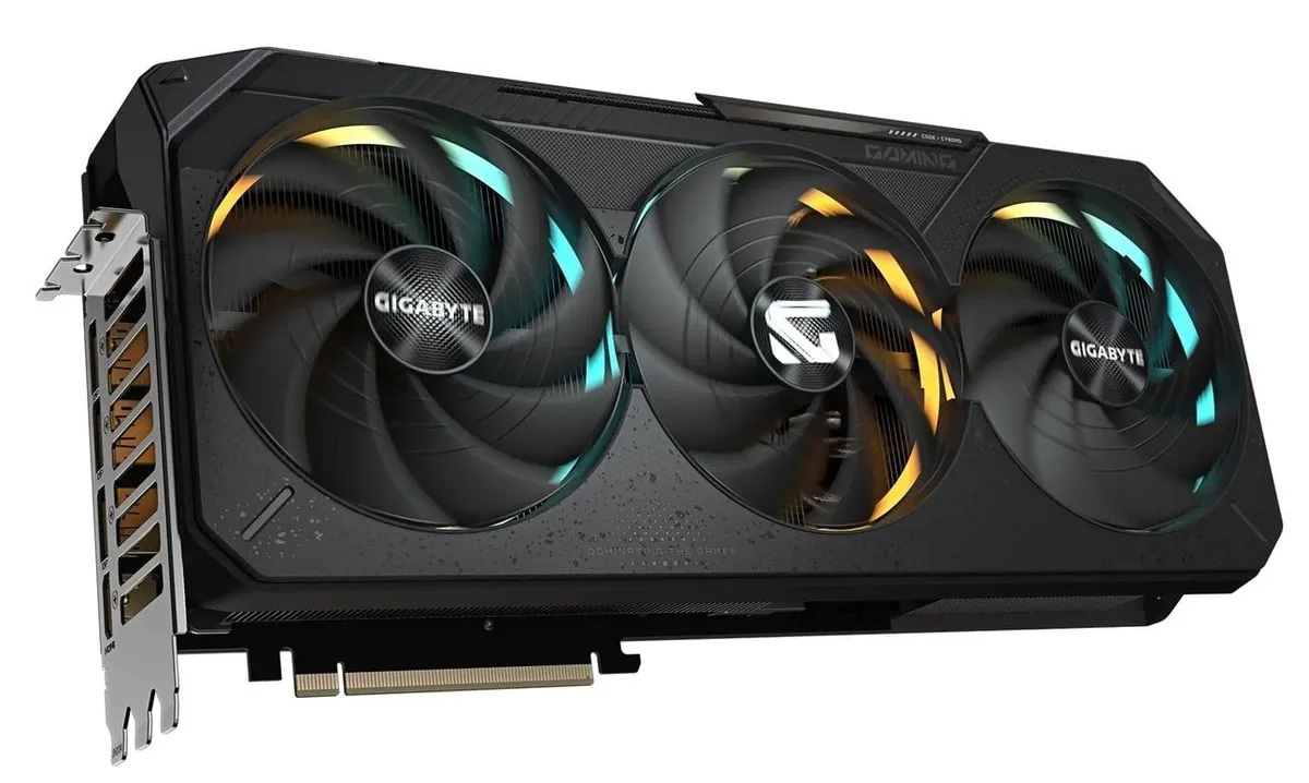 Відеокарта GF RTX 5090 32GB GDDR7 Gaming OC Gigabyte (GV-N5090GAMING OC-32GD) - мініатюра 3