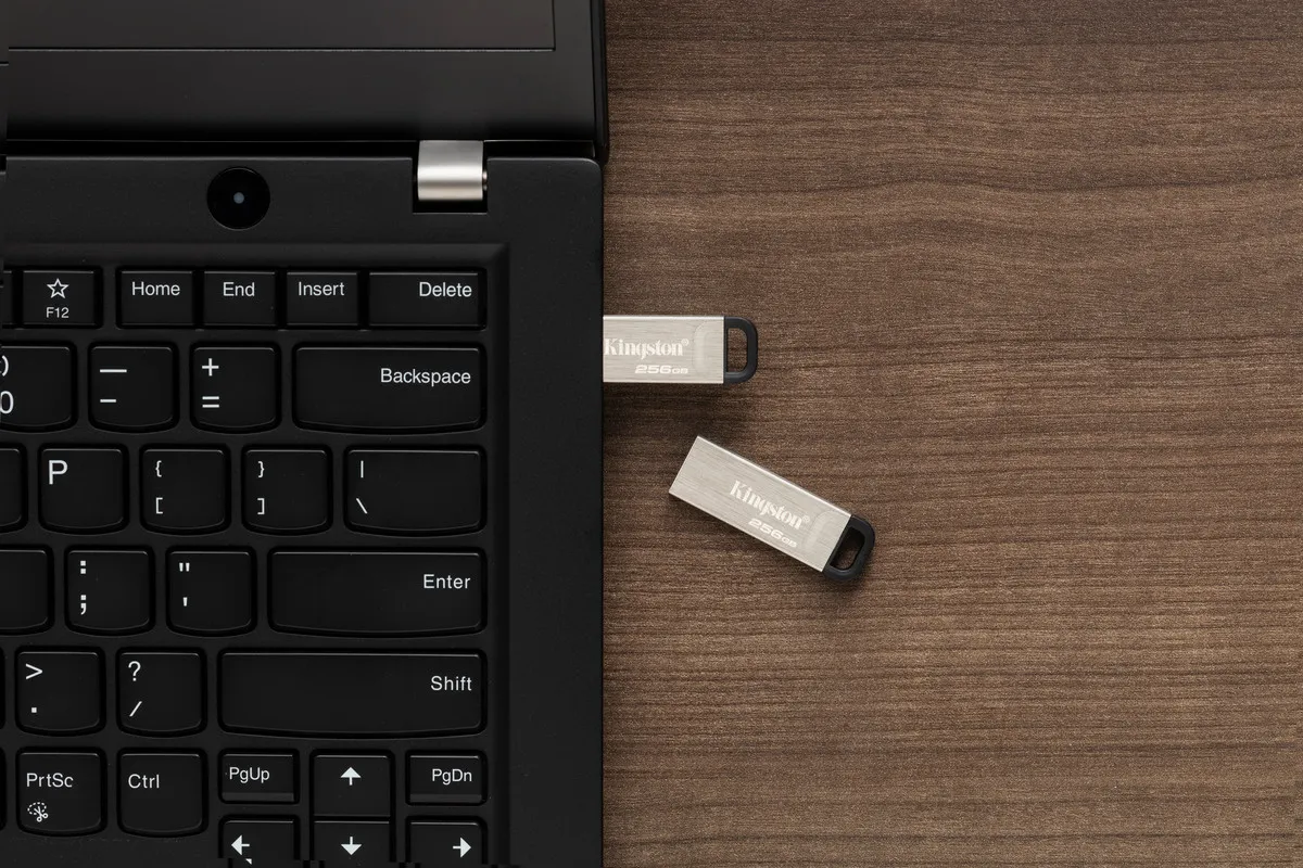 Флеш-накопичувач USB3.2 64GB Kingston DataTraveler Kyson Silver/Black (DTKN/64GB) - мініатюра 10