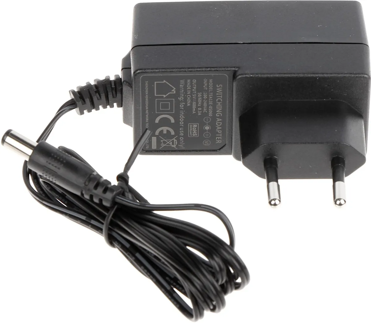 Комутатор Hikvision DS-3E0505D-E