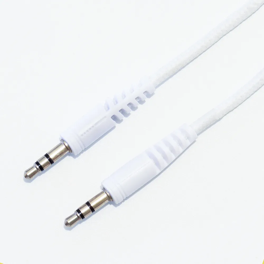 Кабель Xqisit Audio Cable 3.5 мм - 3.5 мм (M/M), 1.2 м, White (4029948026954) - зображення 1