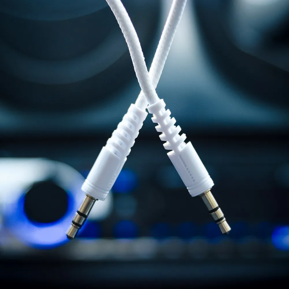 Кабель Xqisit Audio Cable 3.5 мм - 3.5 мм (M/M), 1.2 м, White (4029948026954) - мініатюра 2