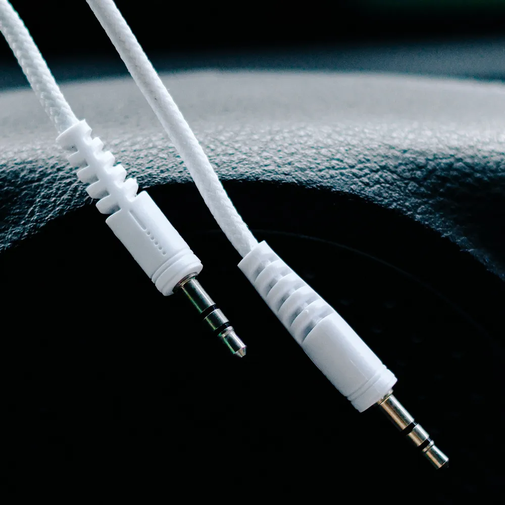 Кабель Xqisit Audio Cable 3.5 мм - 3.5 мм (M/M), 1.2 м, White (4029948026954) - мініатюра 3
