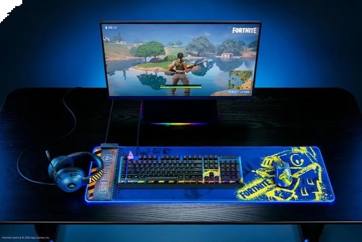 Ігрова поверхня Razer Goliathus Chroma Extended Fortnite (RZ02-02500800-R3M1) - мініатюра 4