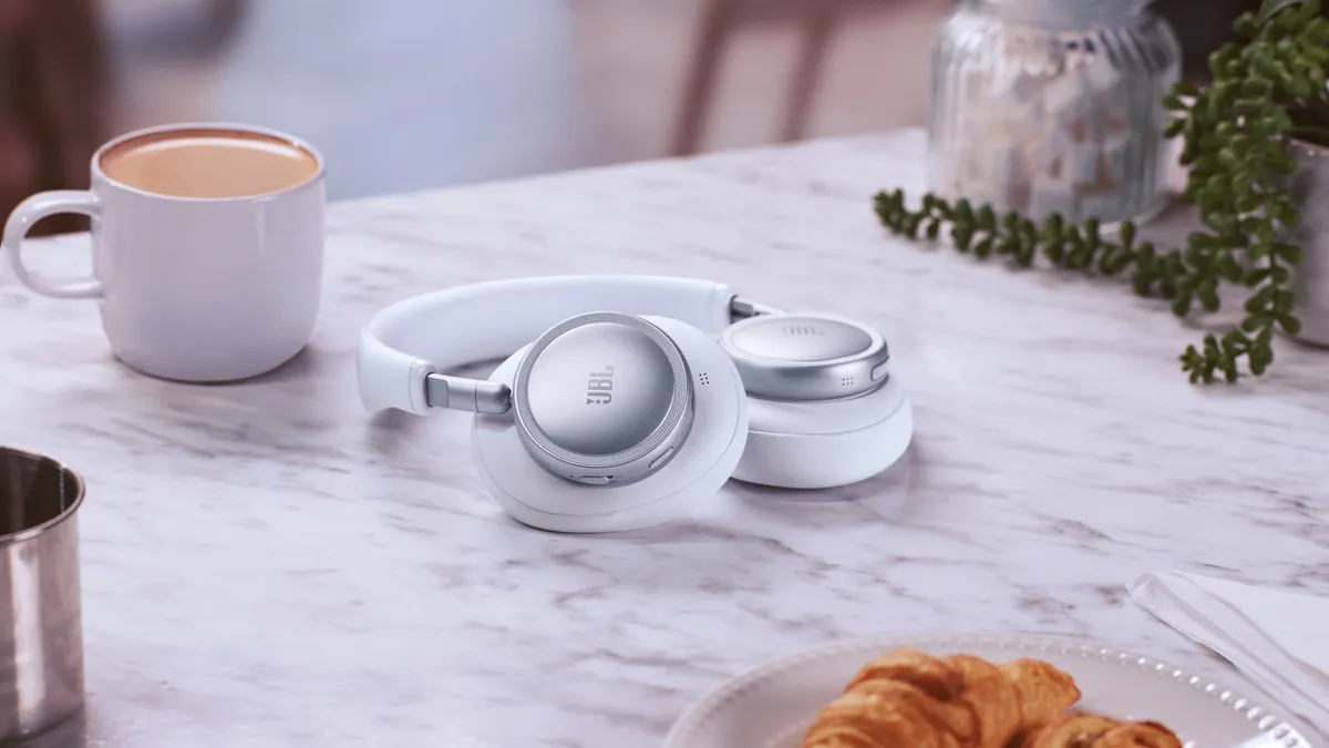 Bluetooth-гарнітура JBL Live 780NC White (JBLLIVE780NCWHT) - мініатюра 13