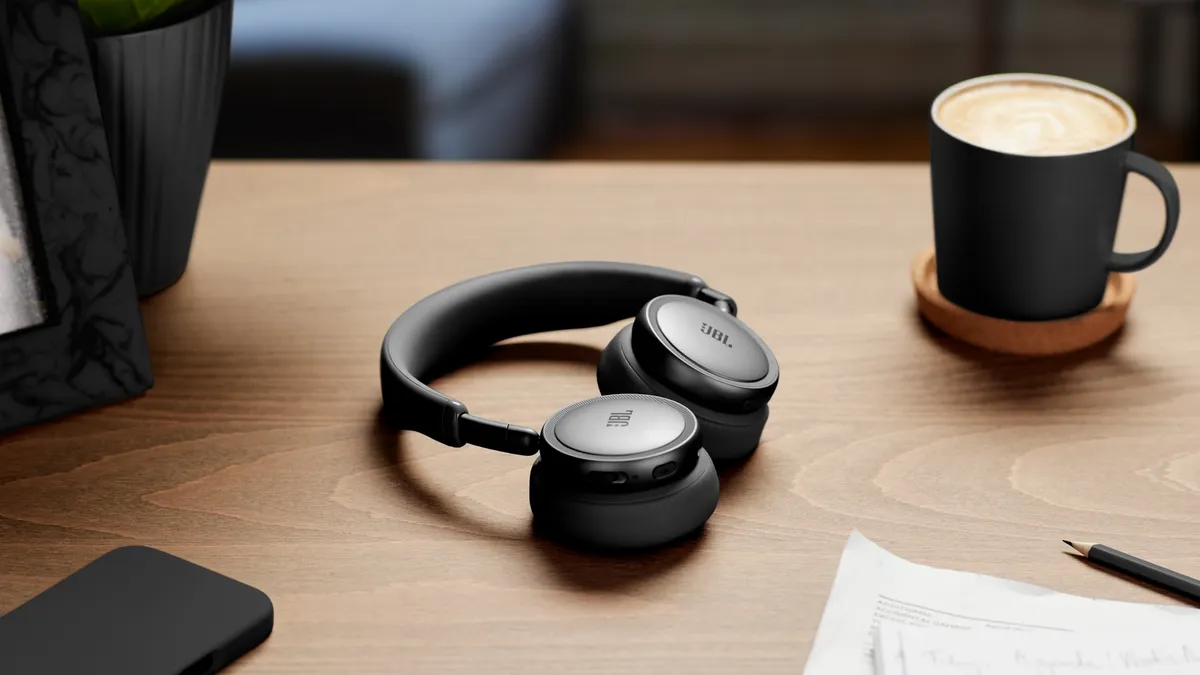 Bluetooth-гарнітура JBL Live 680NC Black (JBLLIVE680NCBLK) - мініатюра 11