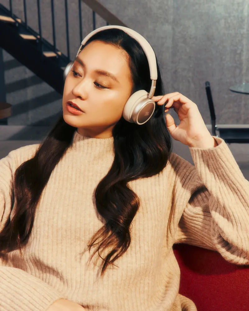 Bluetooth-гарнітура JBL Live 680NC Champagne (JBLLIVE680NCCPG) - мініатюра 10