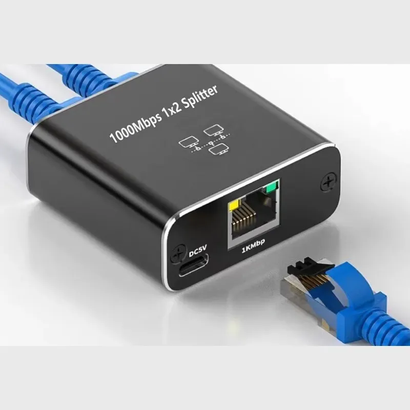Комутатор мережевий некерований на 3 порти RJ-45 1 Гбіт/с (1 вхід, 2 виходи), живлення USB Type-C 5 В, чорний - зображення 1