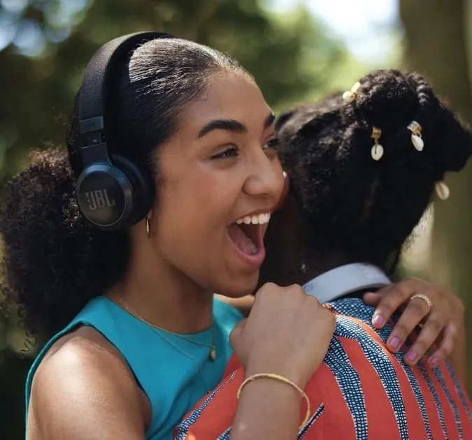 Bluetooth-гарнітура JBL Live 670NC Black (JBLLIVE670NCBLK) - мініатюра 10