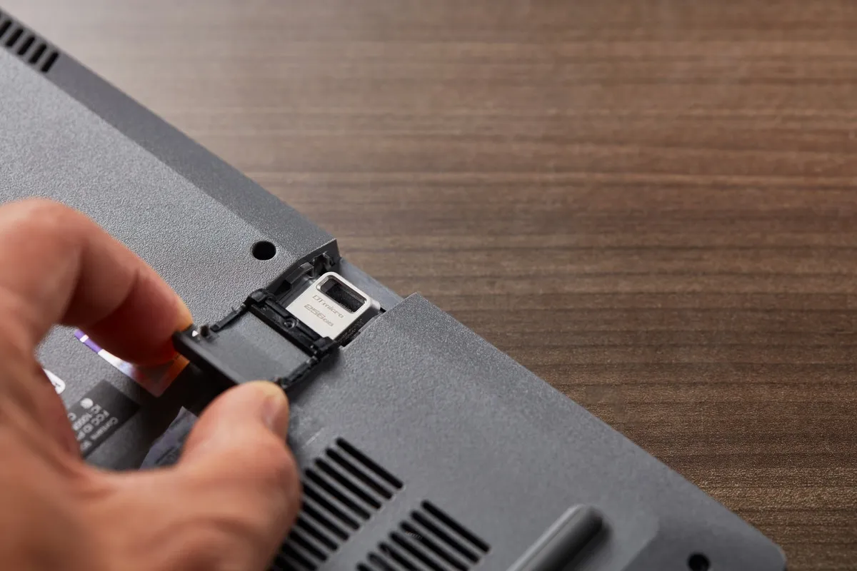 Флеш-накопичувач USB3.2 64GB Kingston DataTraveler Micro (DTMC3G2/64GB) - мініатюра 5