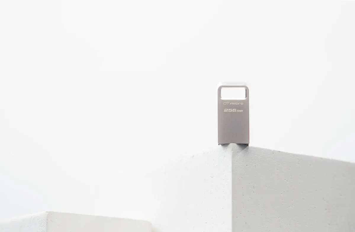Флеш-накопичувач USB3.2 64GB Kingston DataTraveler Micro (DTMC3G2/64GB) - мініатюра 6