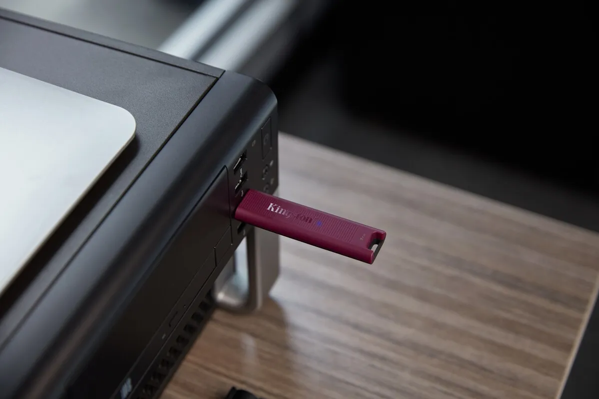 Флеш-накопичувач USB3.2 256GB Kingston DataTraveler Max Red (DTMAXA/256GB) - мініатюра 16