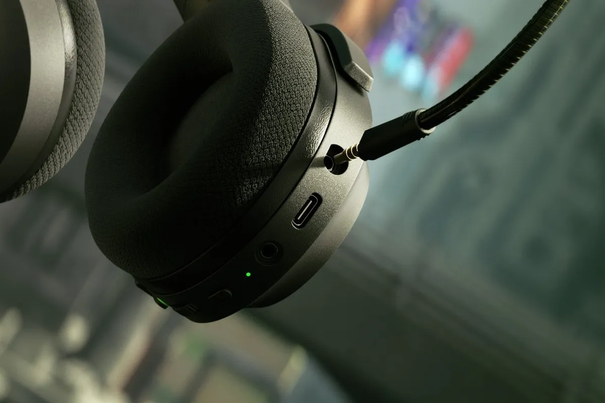 Bluetooth-гарнітура Razer Barracuda Black (RZ04-03790100-R3M1) - мініатюра 12