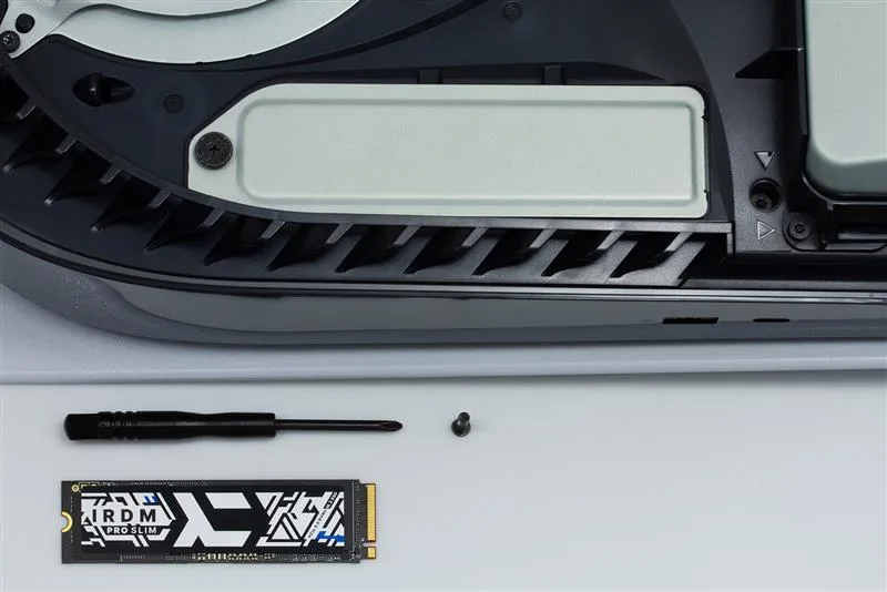 Накопичувач SSD 2TB Goodram IRDM Pro Slim M.2 2280 PCIe 4.0 x4 3D TLC (IRP-SSDPR-P44S-2K0-80) - мініатюра 9