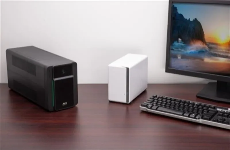 Джерело безперебійного живлення  APC Easy UPS 1600VA Schuko (BVX1600LI-GR) - мініатюра 5