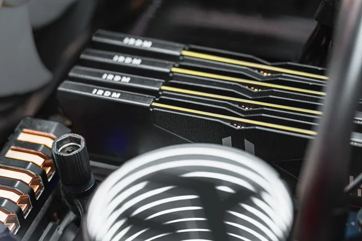 Модуль пам`ятi DDR5 2x16GB/6000 Goodram IRDM Black (IR-6000D564L30S/32GDC) - мініатюра 13