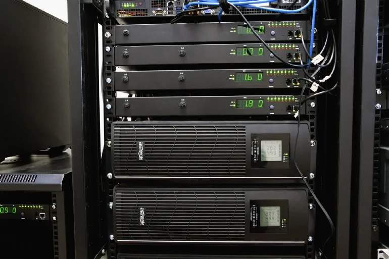 Джерело безперебійного живлення EnerGenie EG-UPSRACK-12 2000VA - мініатюра 6