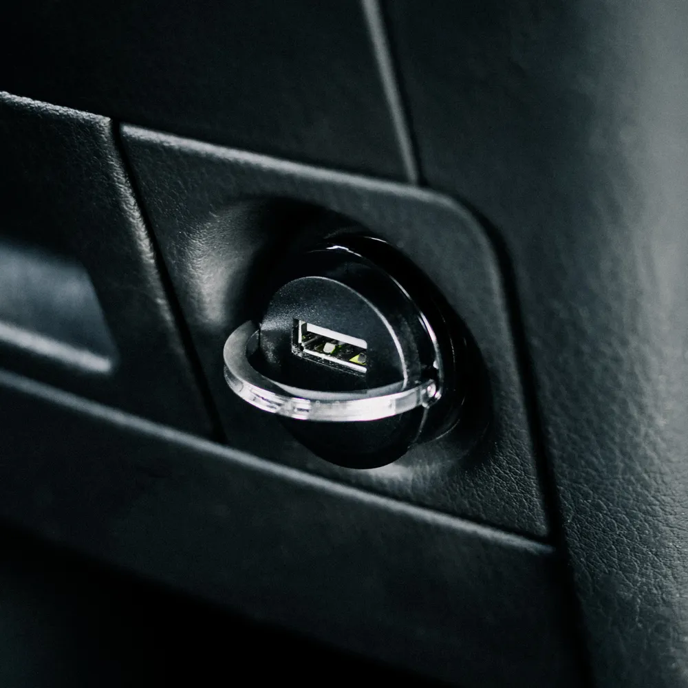 Автомобільний зарядний пристрій Strax Car Charger 2.4A Single USB-A Black (4029948595757) Bulk - мініатюра 7