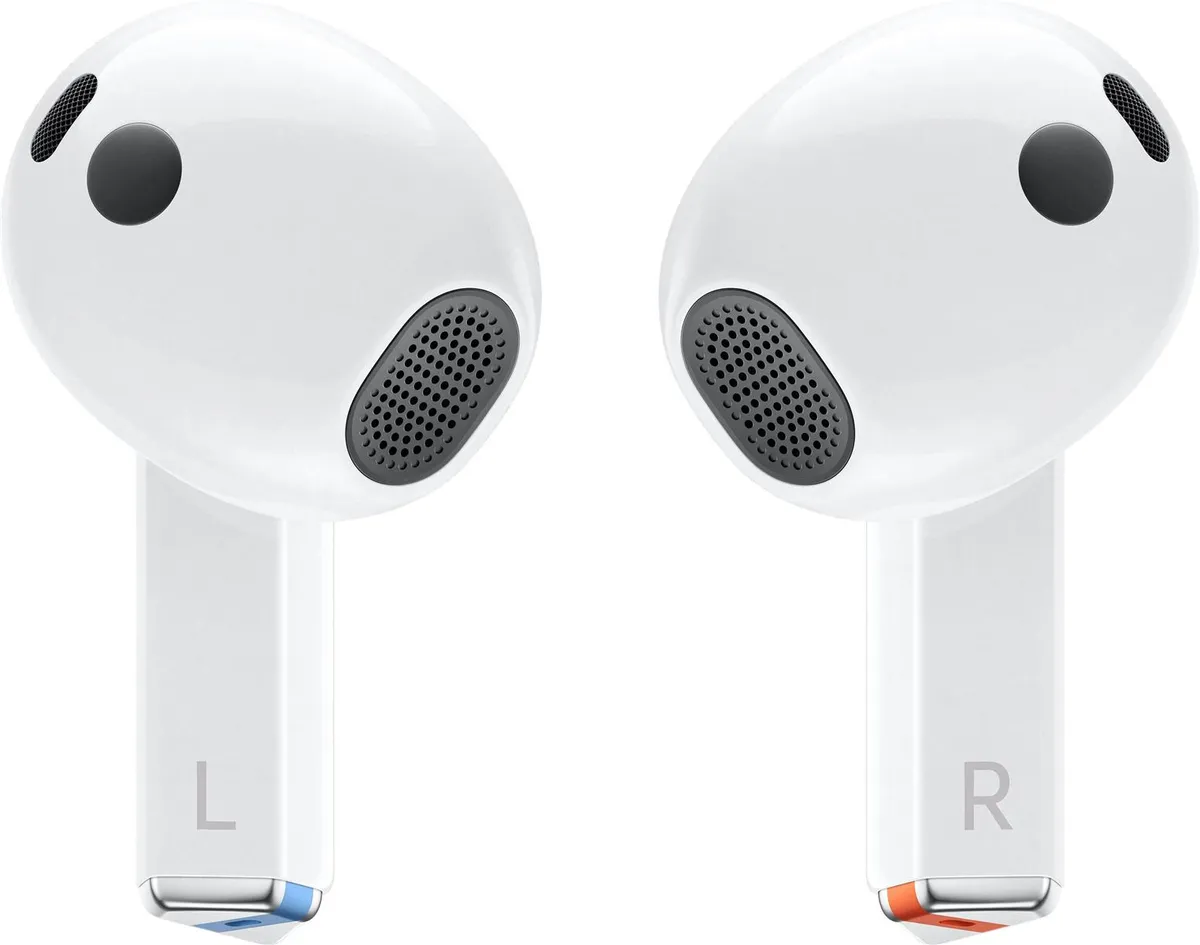 Bluetooth-гарнітура Samsung Galaxy Buds3 White (SM-R530NZWASEK) - мініатюра 5