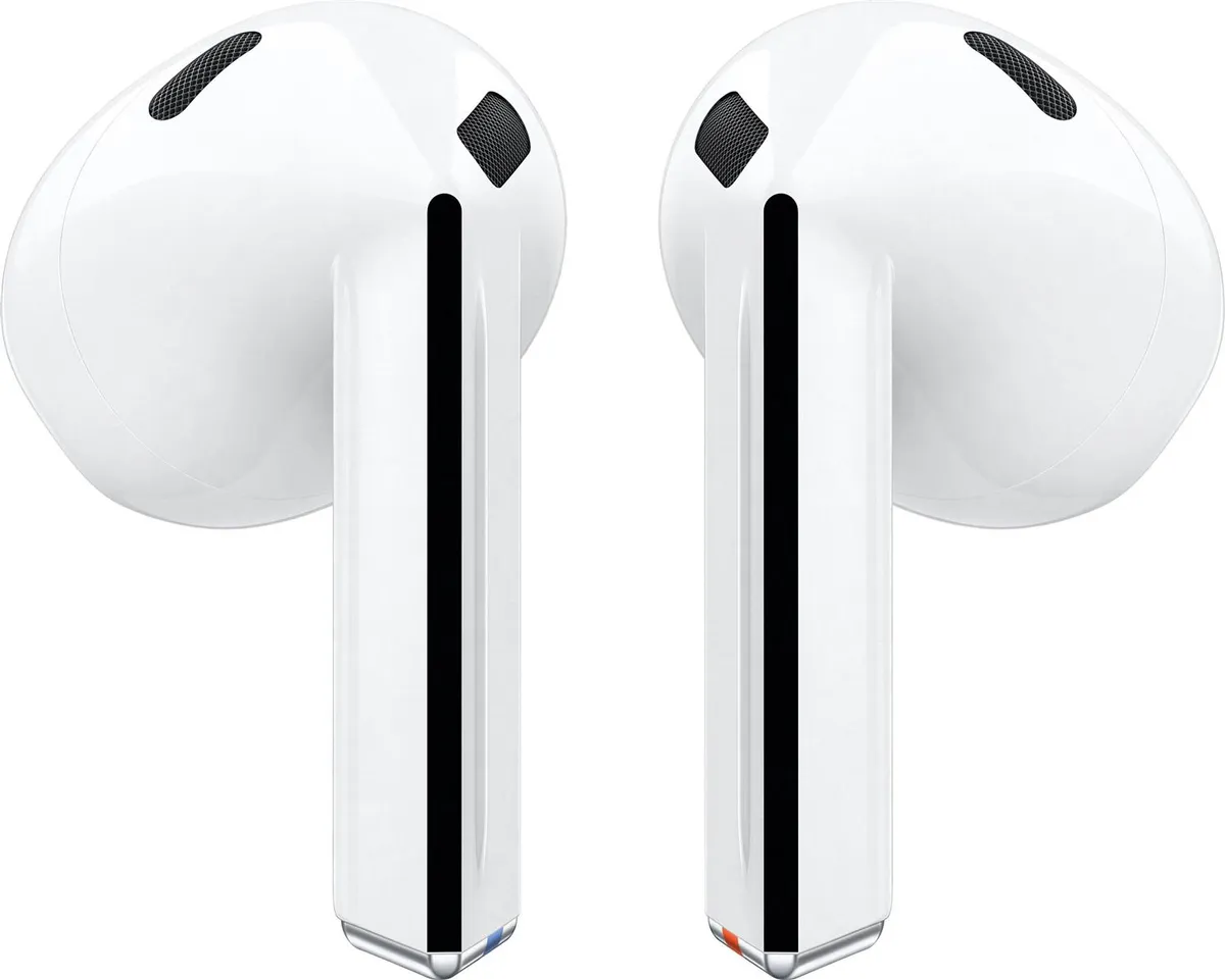 Bluetooth-гарнітура Samsung Galaxy Buds3 White (SM-R530NZWASEK) - мініатюра 6