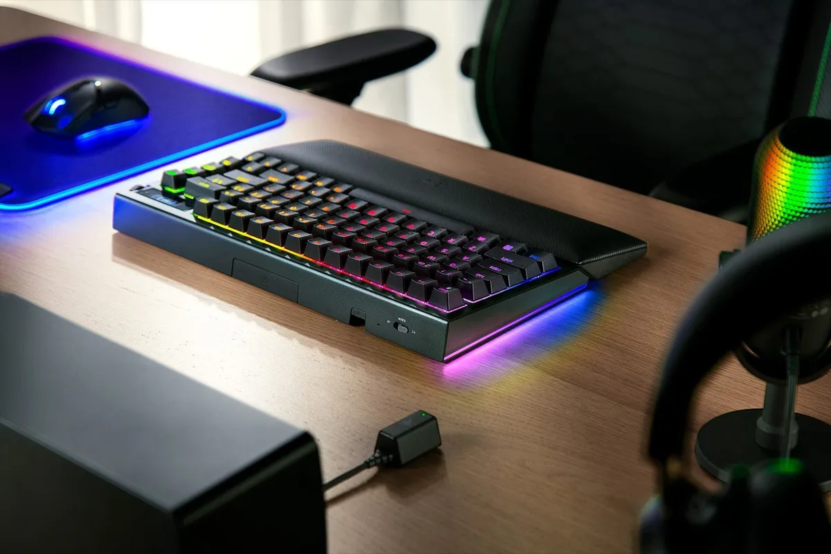 Клавіатура бездротова Razer BlackWidow V4 Pro ANSI Black (RZ03-05130100-R3M1) - мініатюра 8
