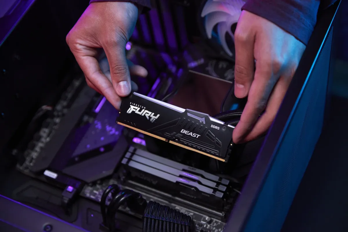 Модуль пам`яті DDR5 32GB/5600 Kingston Fury Beast RGB Black (KF556C36BBE2A-32) - мініатюра 6