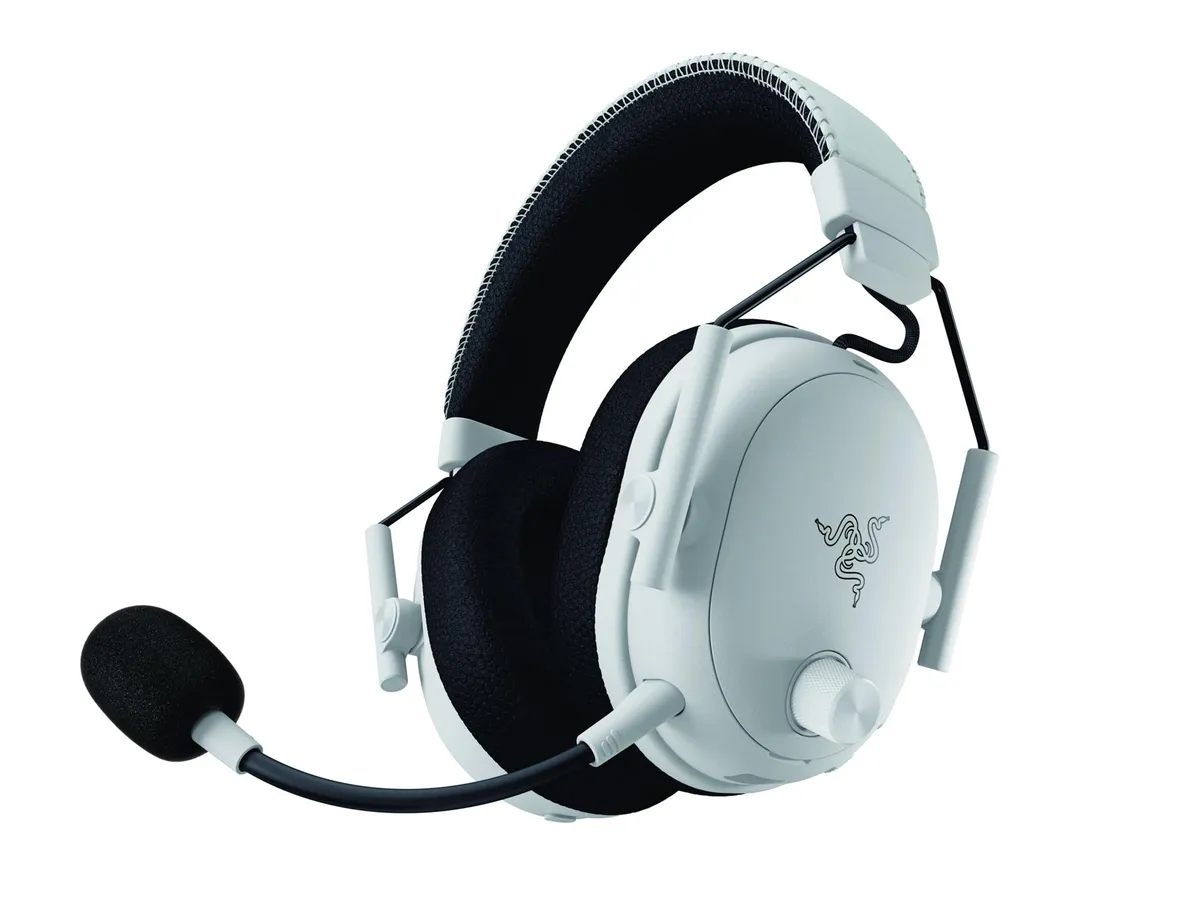 Bluetooth-гарнітура Razer BlackShark V3 Pro Wireless White (RZ04-05400200-R3M1) - зображення 1