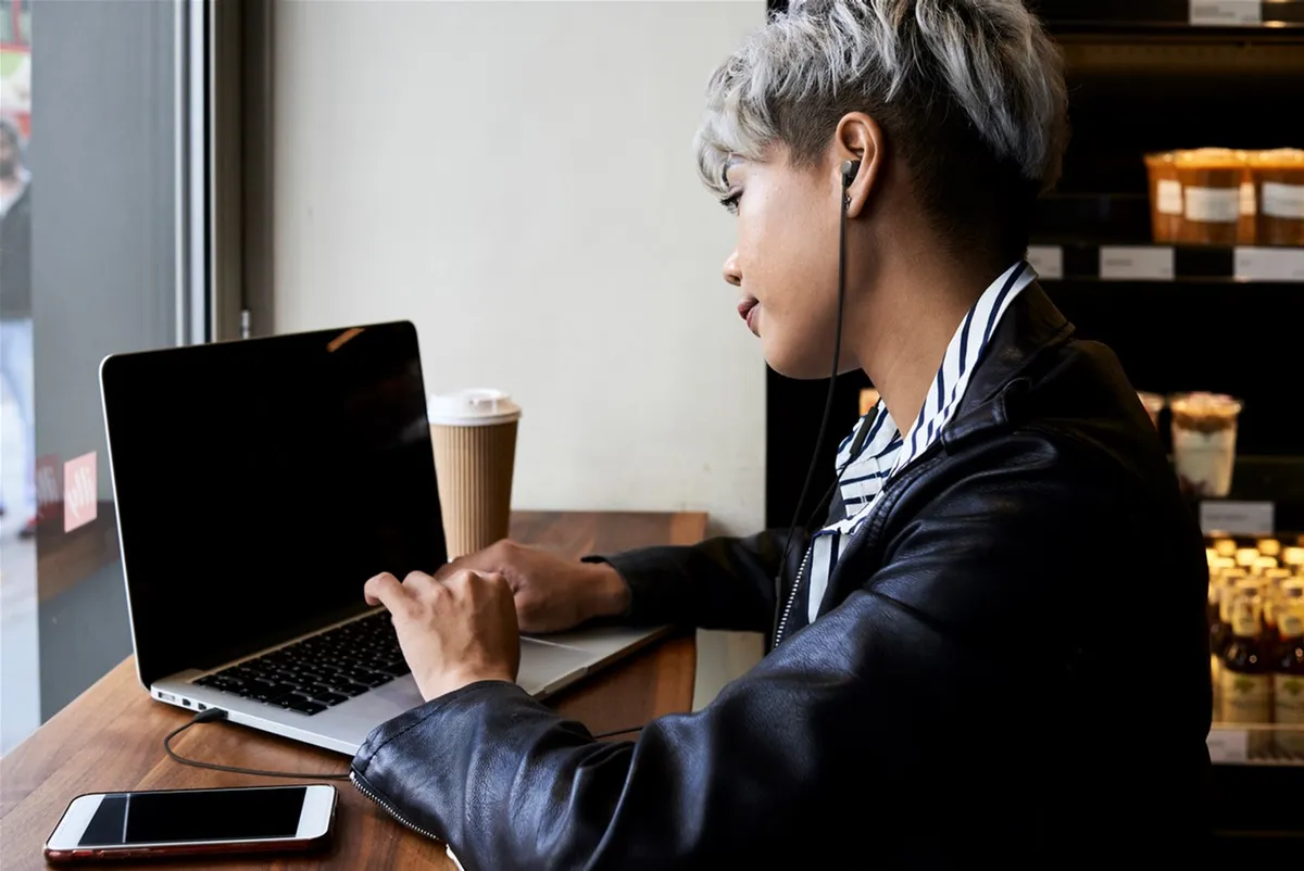 Гарнiтура JBL Tune 305C Black (JBLT305CBLK) - мініатюра 4