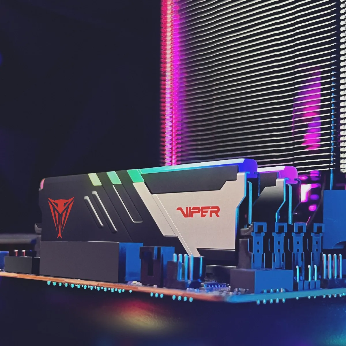 Модуль пам`яті DDR5 2x32GB/6000 Patriot Viper Venom RGB (PVVR564G600C30K) - мініатюра 13